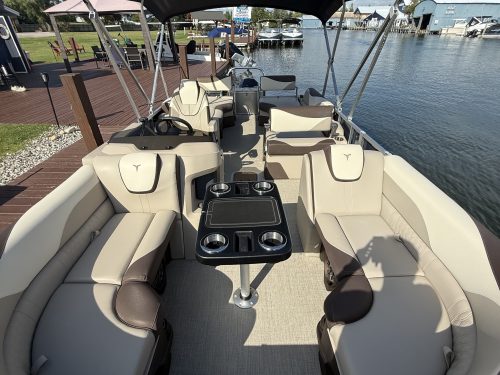 Bow seats
